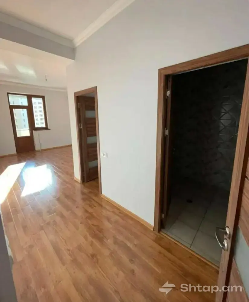 Apartment in Veratsnund District 3