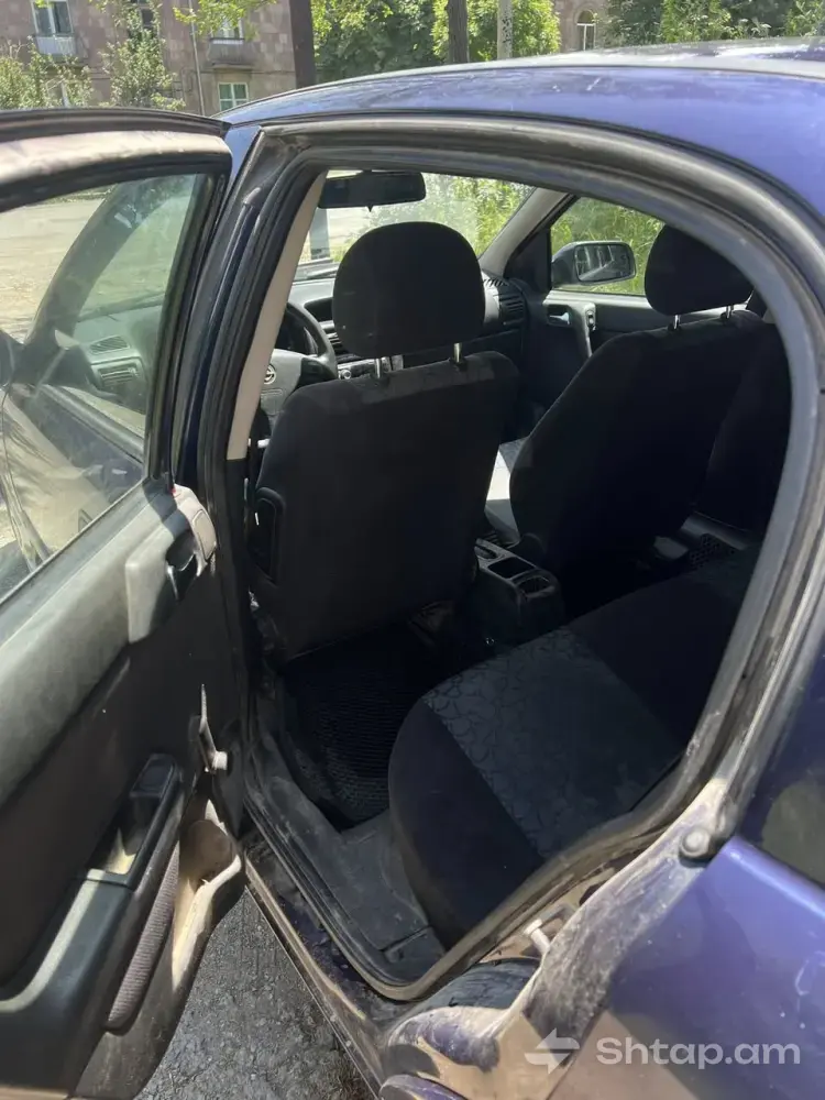 Buy Opel Astra 1.6, 2001 4