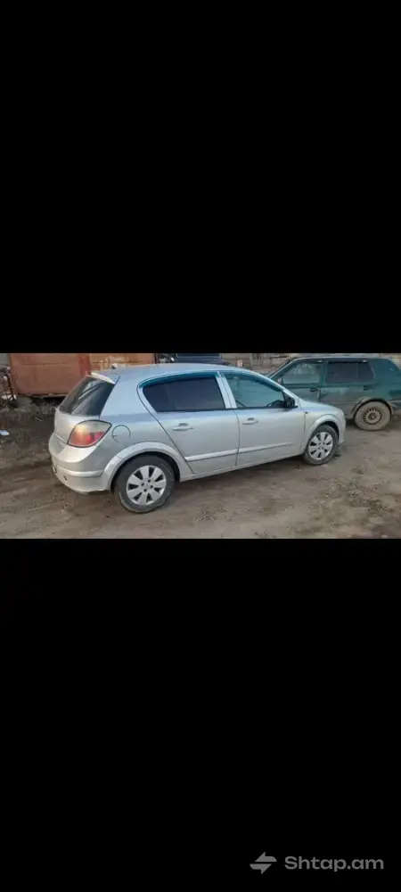 Opel Astra H 2004 Car for Sale 3