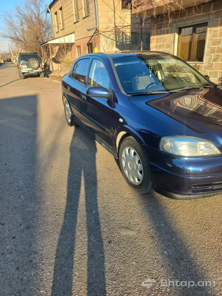 Buy Opel Astra 1