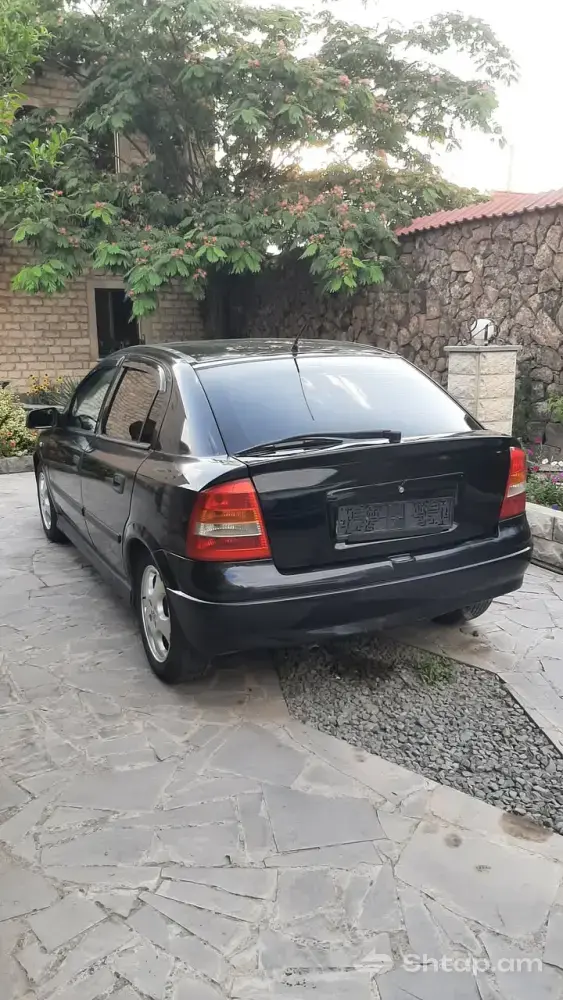 Opel Astra in Excellent Condition 1