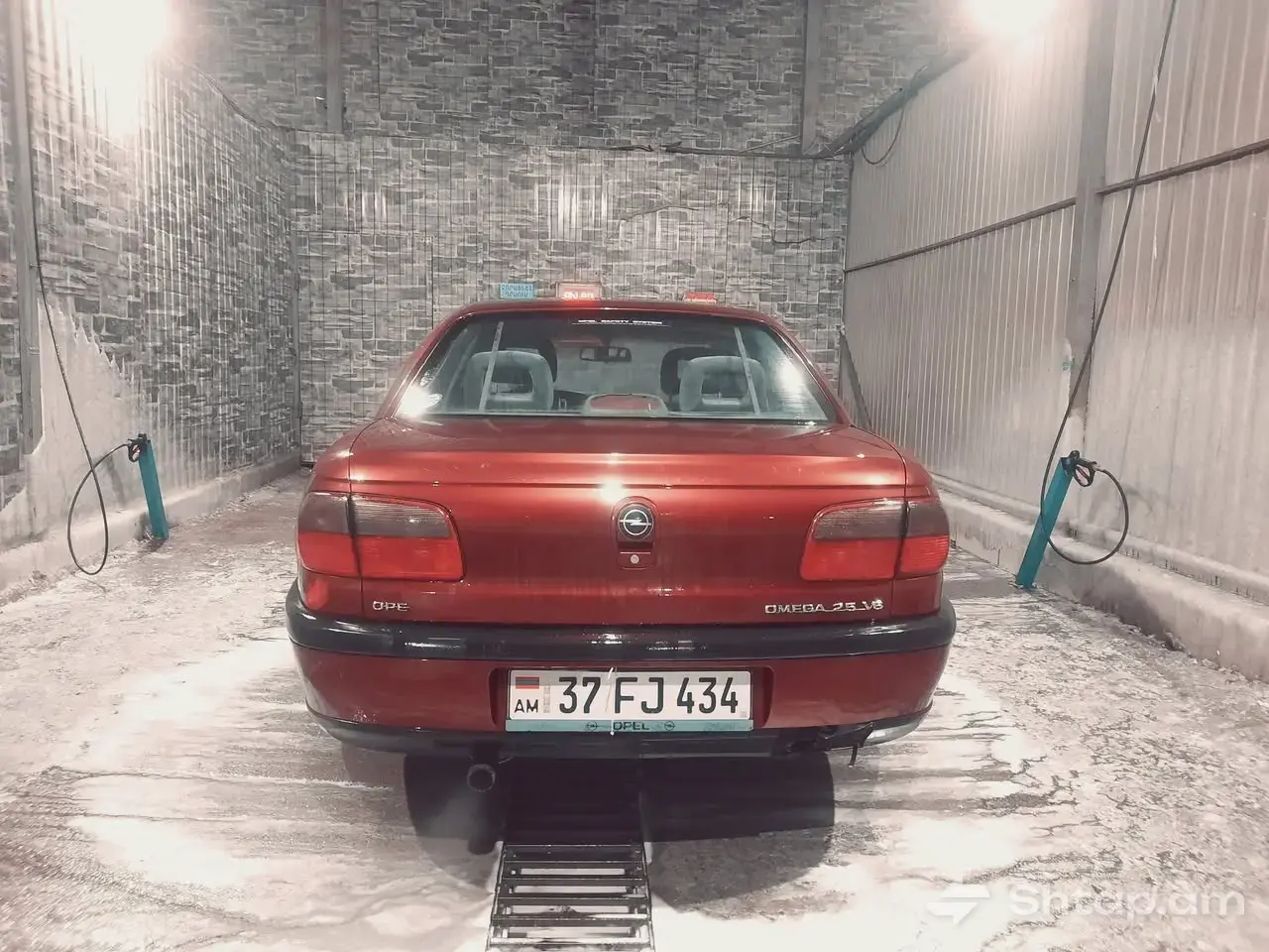 Opel Omega B 2.5 Available 3