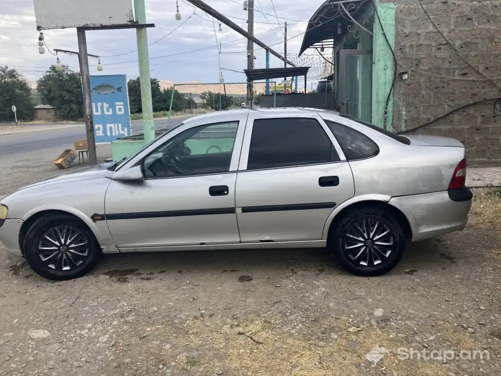 Купить Opel Vectra 1