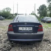 Opel Vectra in Normal Condition image thumbnail 3