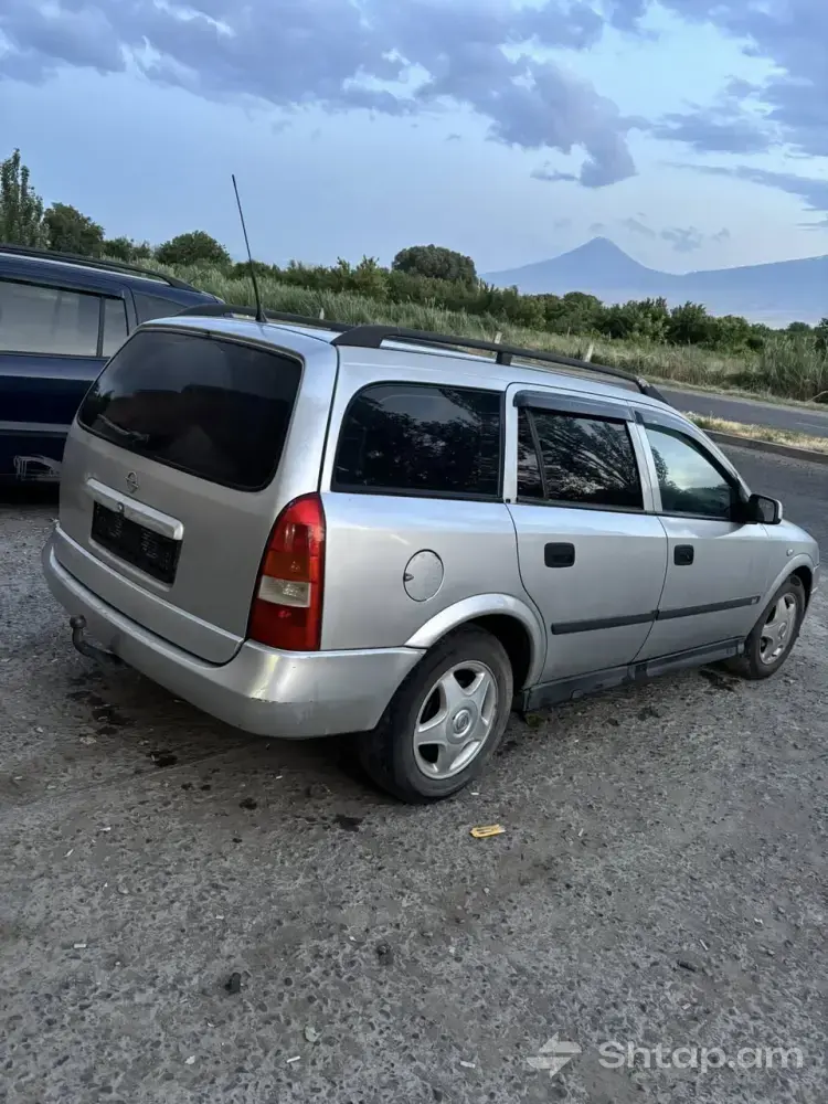 Продается Opel Zafira 1998 года 3