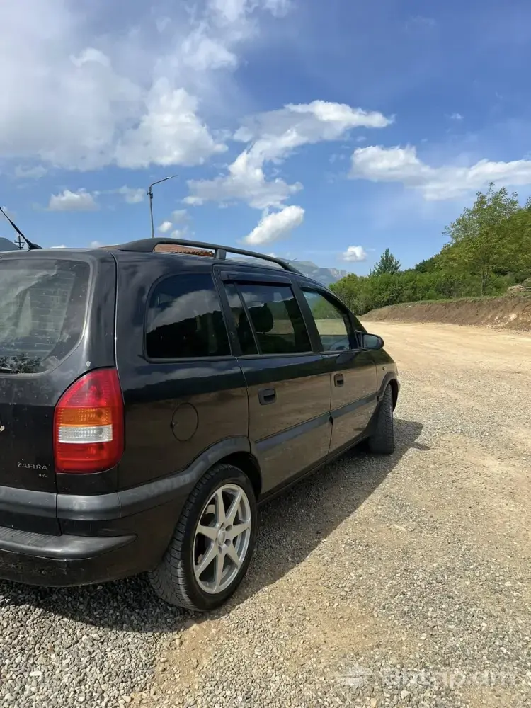Opel Zafira 2000 Model for Sale 1