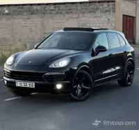 Discover the Porsche Cayenne 4.8S image thumbnail 1