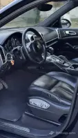 Discover the Porsche Cayenne 4.8S image thumbnail 4
