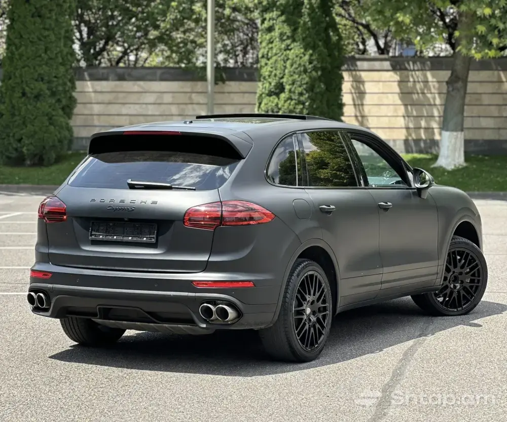 Buy Porsche Cayenne S 2018 2
