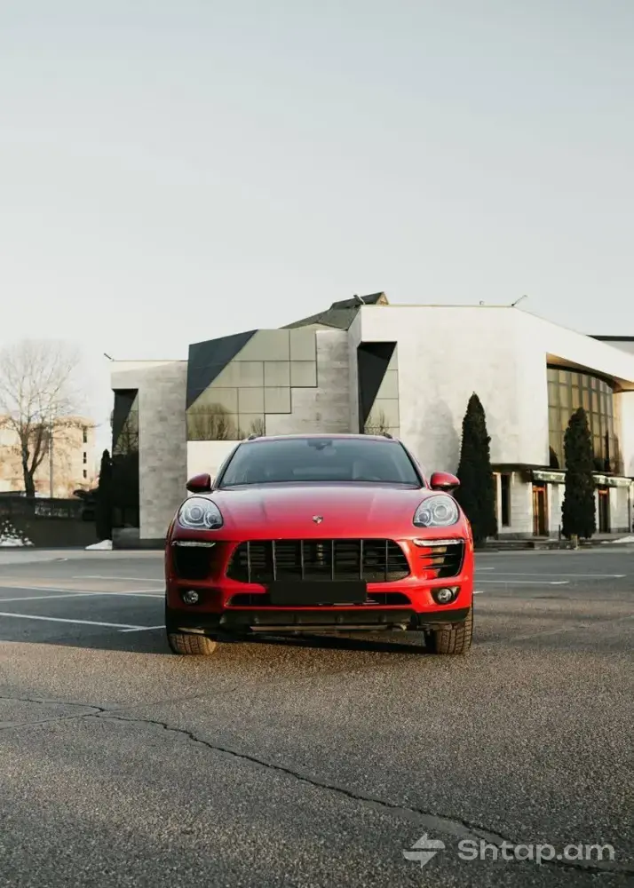 Porsche Macan with 100,000 km Mileage 2