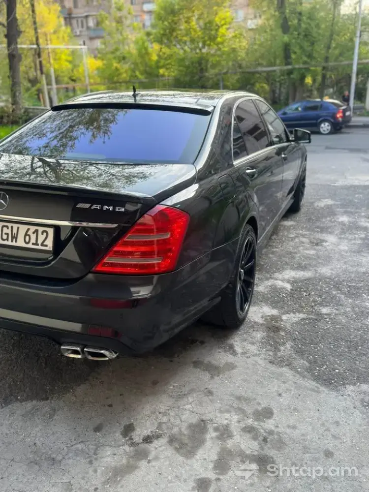 Exchange Black Mercedes-Benz AMG Sedan 4