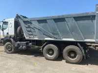 Excellent Renault Dump Truck for Work image thumbnail 0