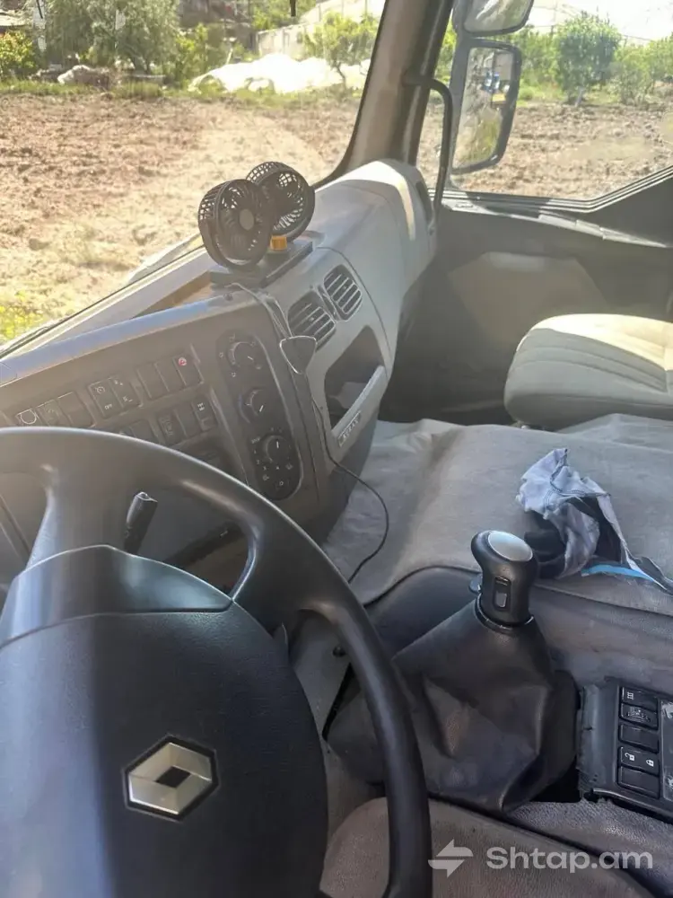Excellent Renault Dump Truck for Work 2