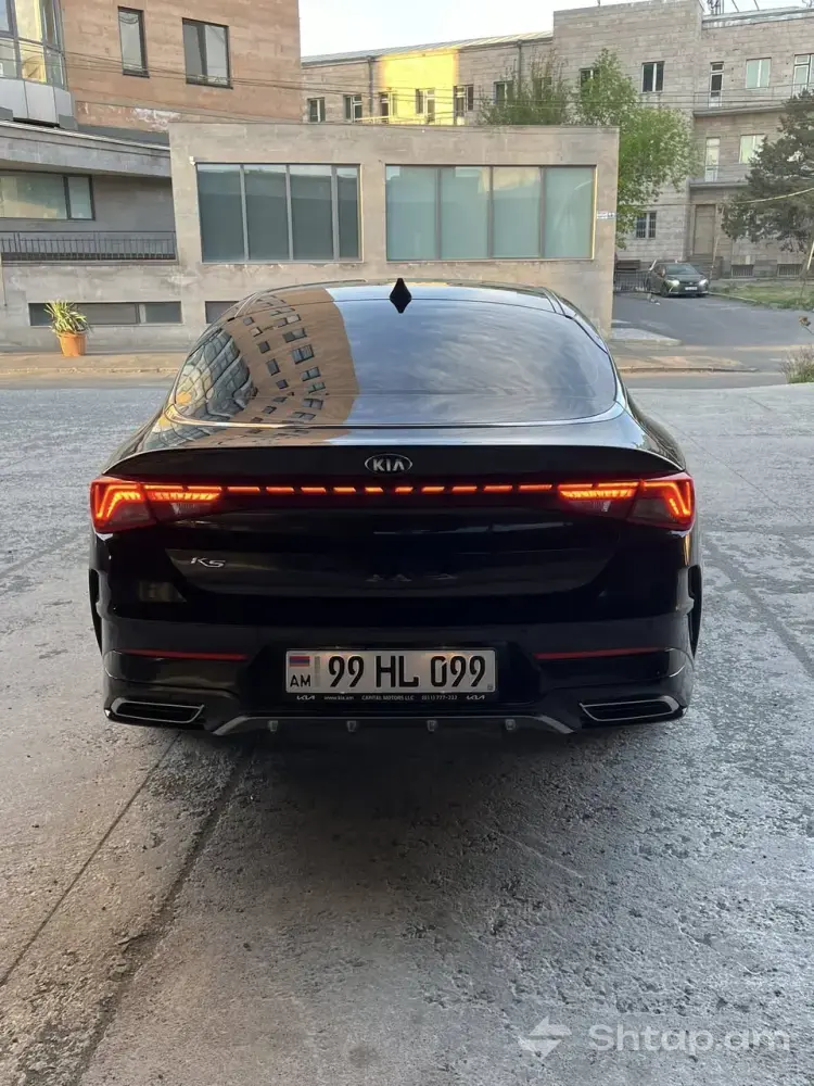 Սև Kia K5՝ կատարյալ վիճակում 2