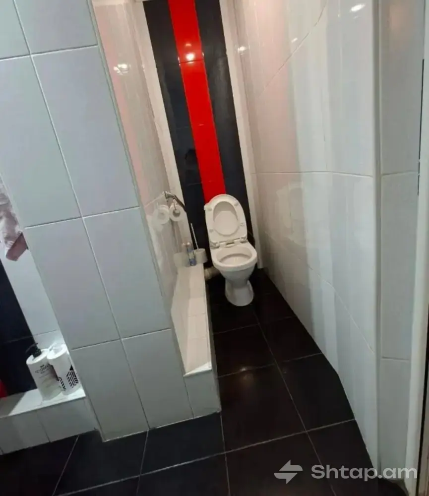 Շտապ վաճառվում է 3 սենյականոց բնակարան Աջափնյակում 3