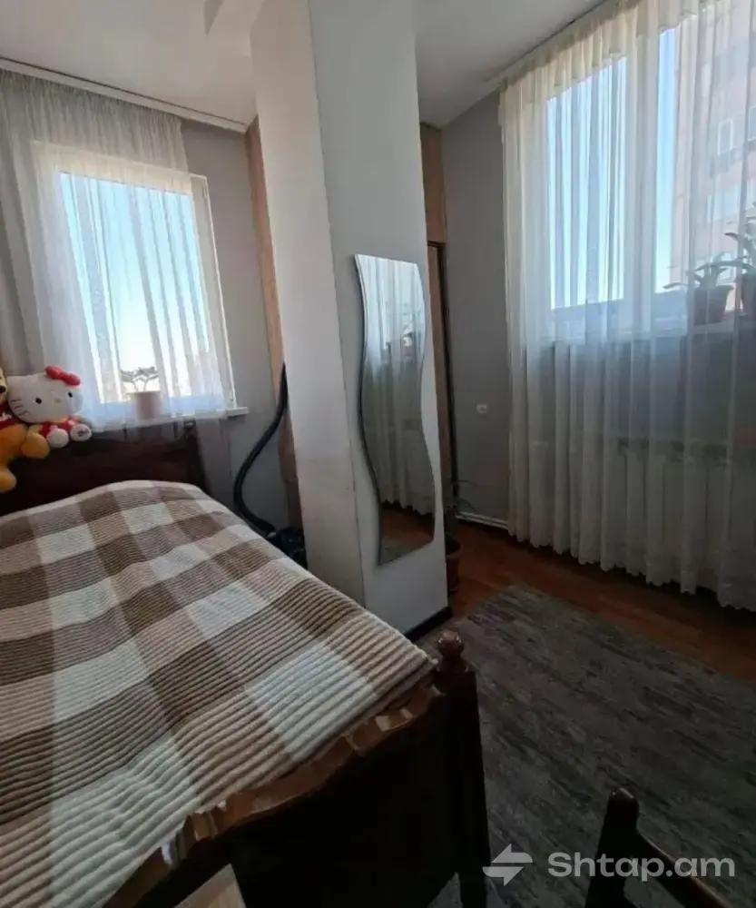 Շտապ վաճառվում է 3 սենյականոց բնակարան Աջափնյակում 4