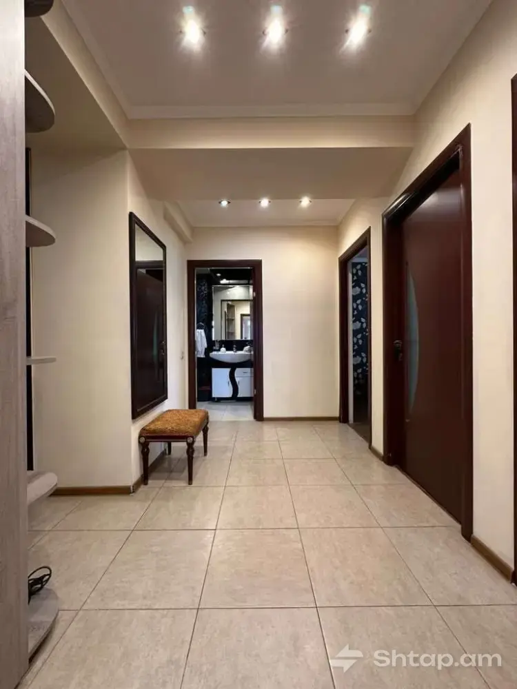 Fully Renovated 3-Room Apartment 1