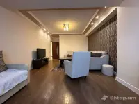 Fully Renovated 3-Room Apartment image thumbnail 3