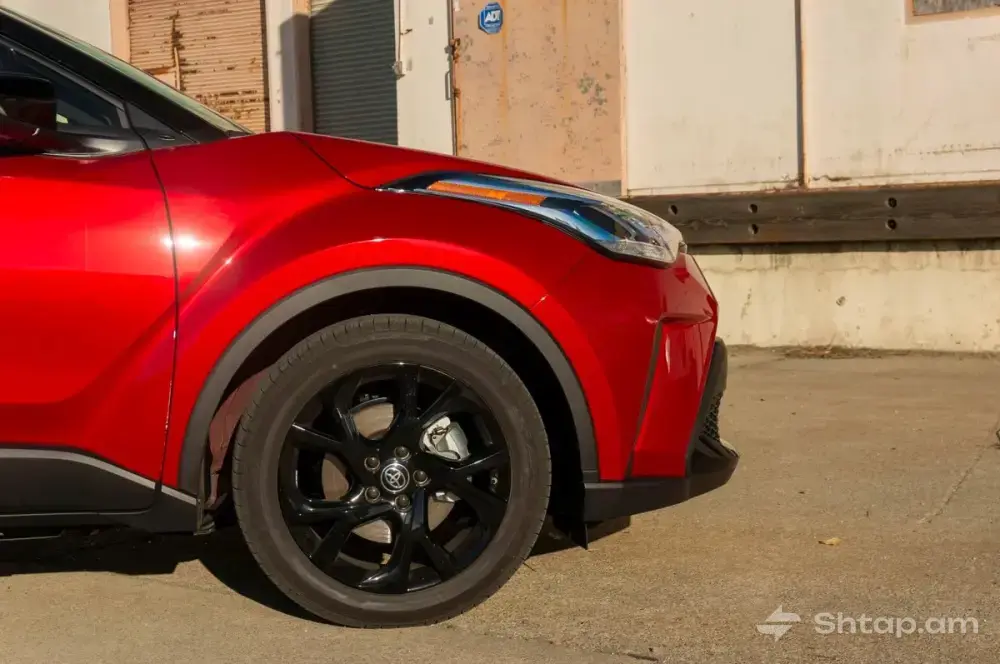 Toyota C-HR 2021 Model Available 4