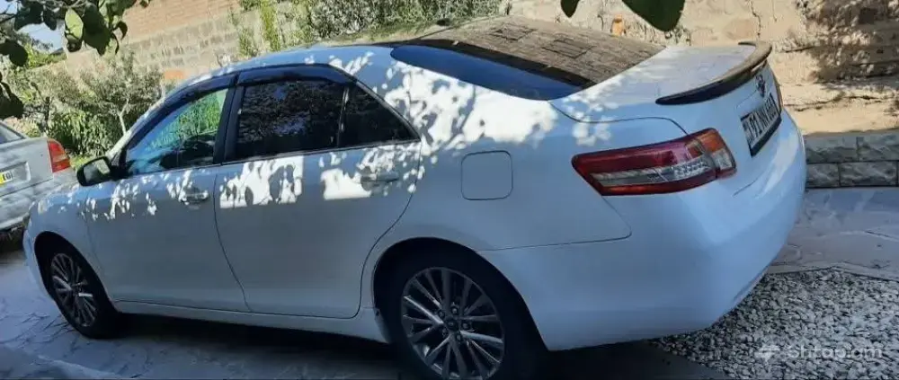 Buy Toyota Camry 2.5 1