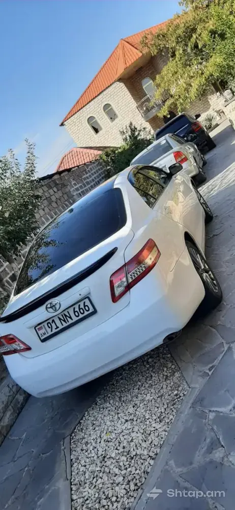 Buy Toyota Camry 2.5 2