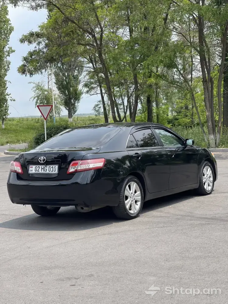 Perfect Toyota Camry 2010 3