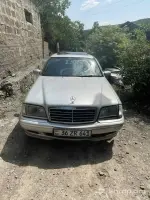 Վաճառվում է 1990-ականների Mercedes-Benz C-Class սեդան image thumbnail 0