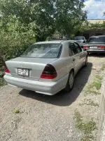 Վաճառվում է 1990-ականների Mercedes-Benz C-Class սեդան image thumbnail 1