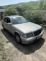Վաճառվում է 1990-ականների Mercedes-Benz C-Class սեդան image thumbnail 3