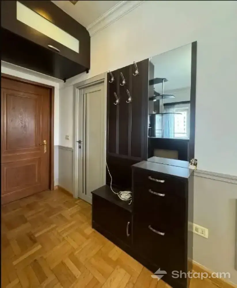 Fully Renovated 2-Room Apartment 0
