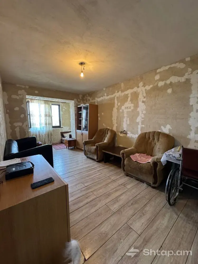 Apartment for Sale on Mantashyan Street 0