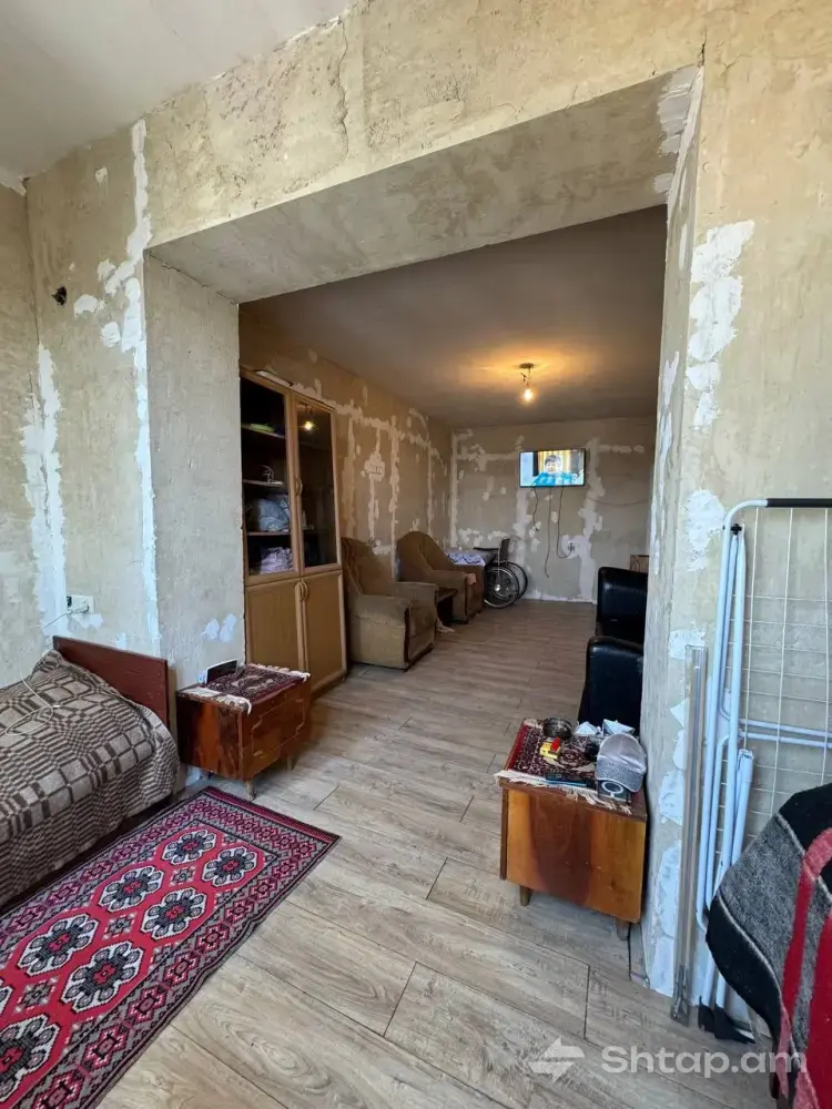 Apartment for Sale on Mantashyan Street 1