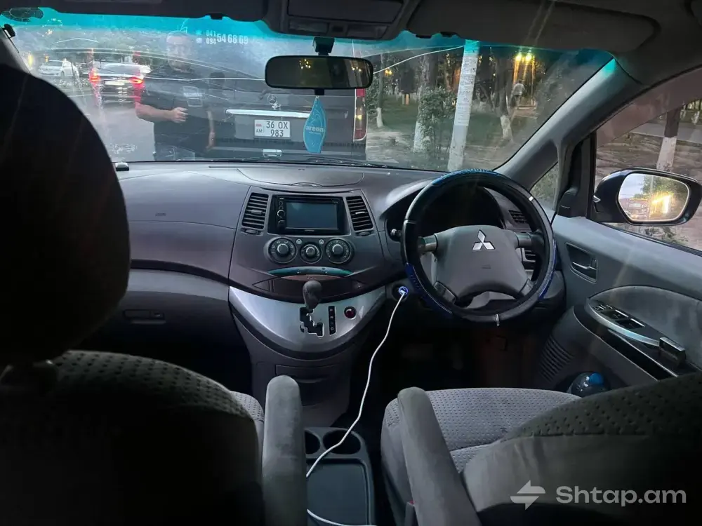 Продажа Mitsubishi Grandis 2005 4