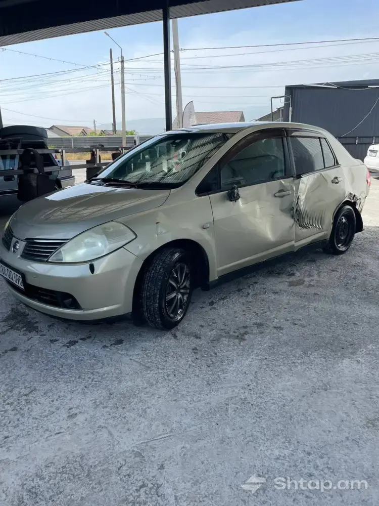 Buy 2006 Nissan Tiida 2