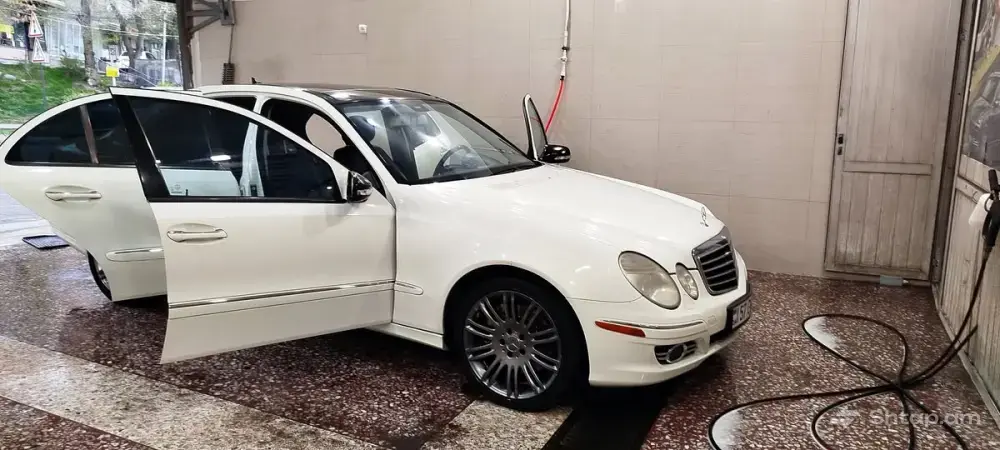 2008 Mercedes-Benz E-Class in Excellent Condition 1