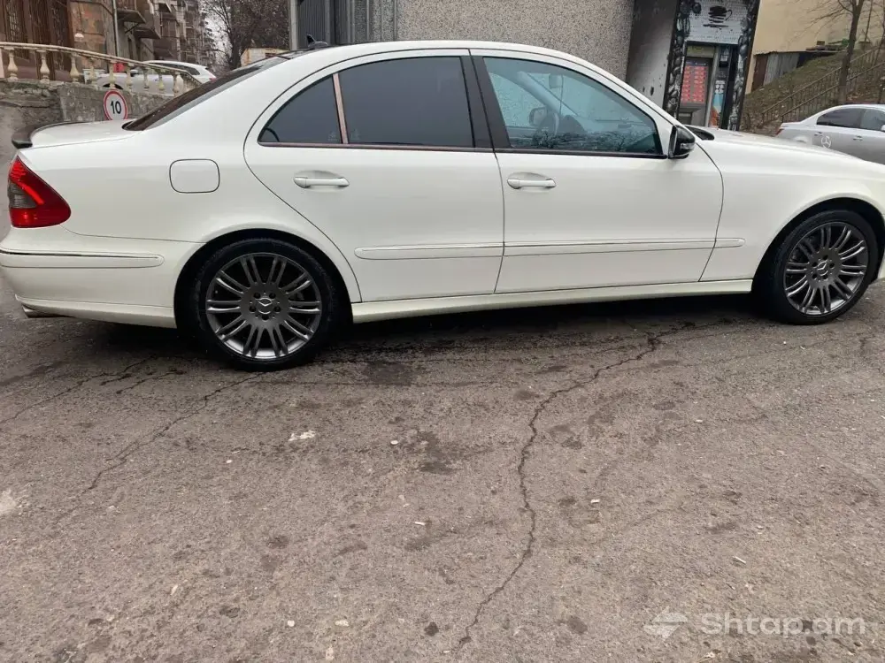 2008 Mercedes-Benz E-Class in Excellent Condition 4