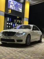 Автомобиль с мощным двигателем и газовой системой image thumbnail 1