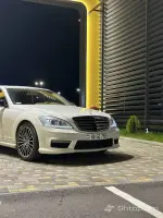 Автомобиль с мощным двигателем и газовой системой image thumbnail 2