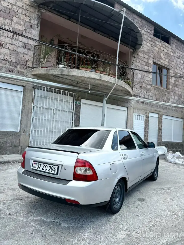 Վաճառվում է 2008 թվականի մեքենա 1