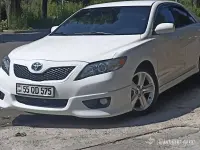 Վաճառվում է 2010 թվականի սպիտակ Toyota Camry image thumbnail 0