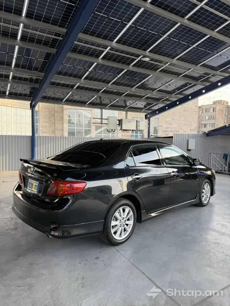 2010 TOYOTA COROLLA in Excellent Condition 3