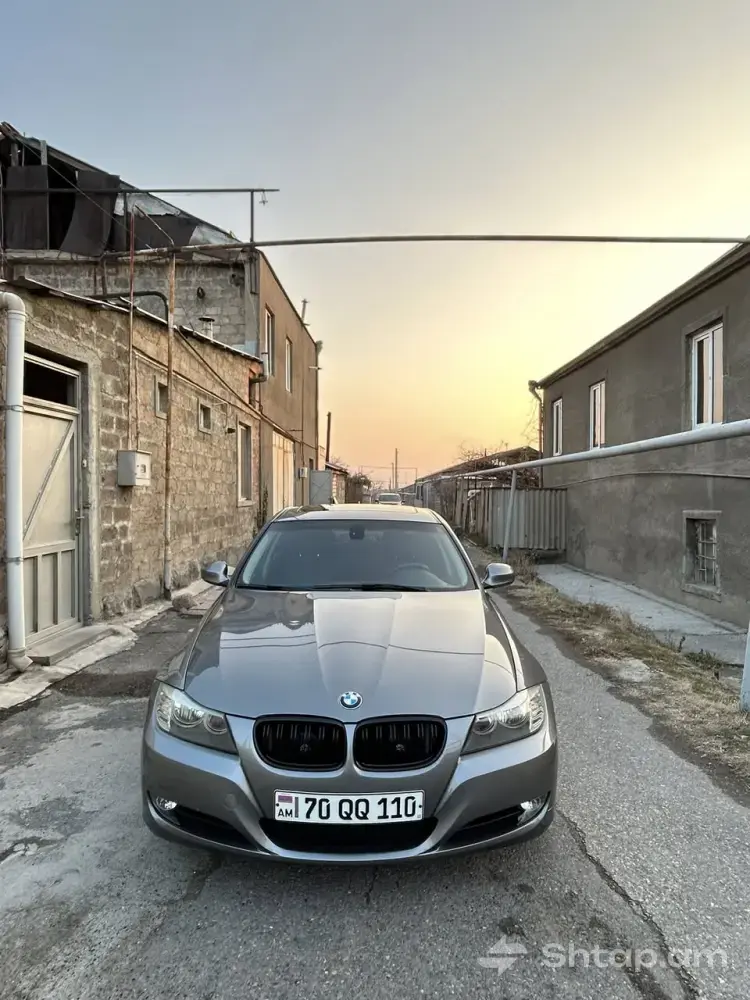 2011 BMW 3 Series Sedan 0