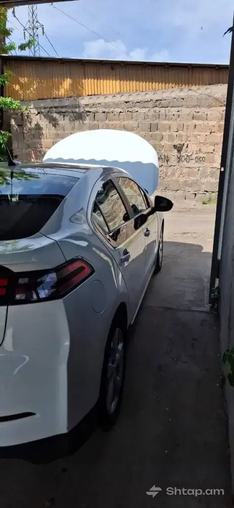 2013 Chevrolet Volt 2