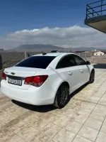 Վաճառվում է 2015 Chevrolet Cruze սպիտակ սեդան image thumbnail 2