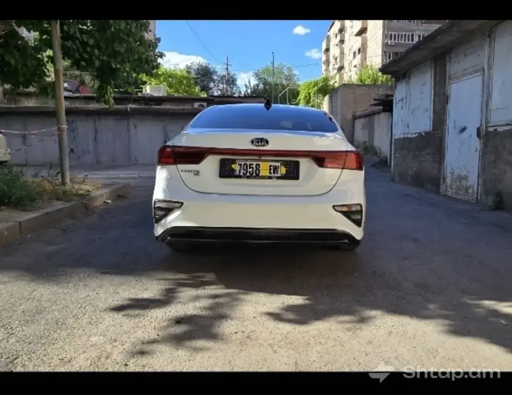 2019 Kia Forte FE in Excellent Condition 3