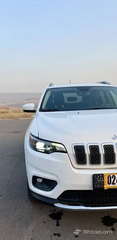 Վաճառվում է 2020 թվականի Jeep Cherokee Latitude Plus 4x4 3