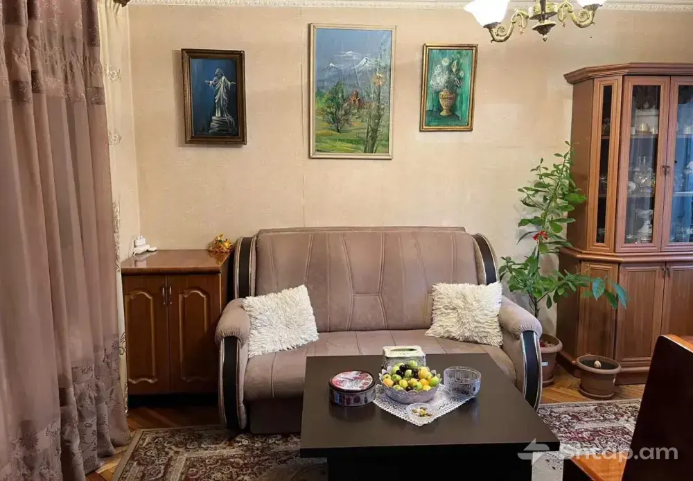 Վաճառվում է 30քմ բնակարան Սողոմոն Տարոնց փողոցում 2