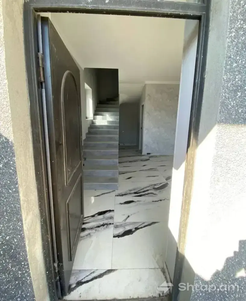 Վաճառվում է 4 սենյականոց երկհարկանի առանձնատուն Մալաթիա Սեբաստիայում 3