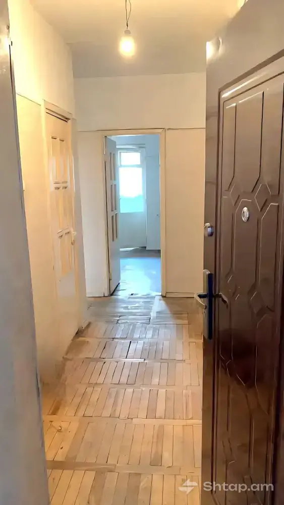 Продается квартира в центре 4