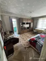 Квартира с закрытым балконом и уютной атмосферой image thumbnail 1